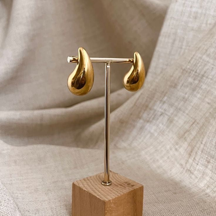 Waterdrop Stud Earrings